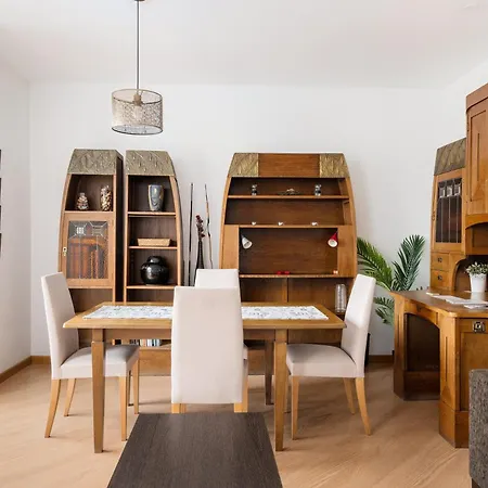Apartment For Couples, Families And Groups, Center